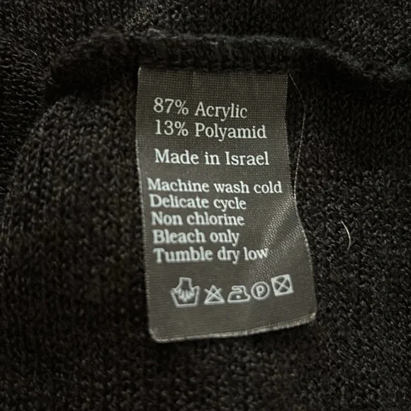 Roni Rabl (L) Striped Knit Skirt from Renowned Designer - Picture 3 of 3